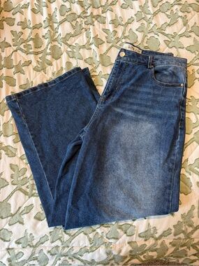 Boyfriend Jeans in Dark Blue Wash - Women
